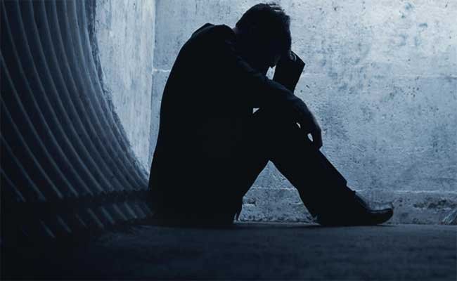 اعراض الاكتئاب اسبابه وانواعه وطرق علاج الاكتئاب النفسي الحاد